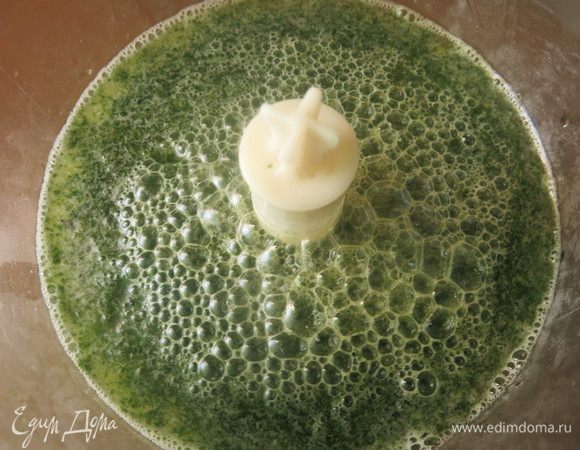 Измельчаем, добавляем еще воду.