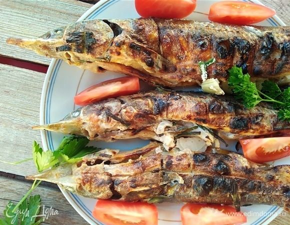 Подавать со свежими овощами и зеленью.