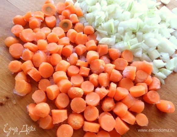 Я брала замороженную морковь-бэби, количество примерно как обычной морковки.