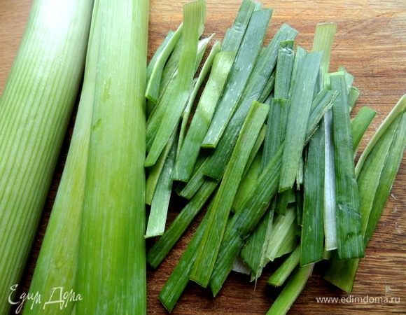 Нарезала на манер зеленого.