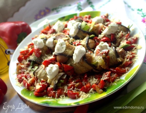 По желанию подать со сметаной или, как я, с греческим йогуртом, он добавит нежности.