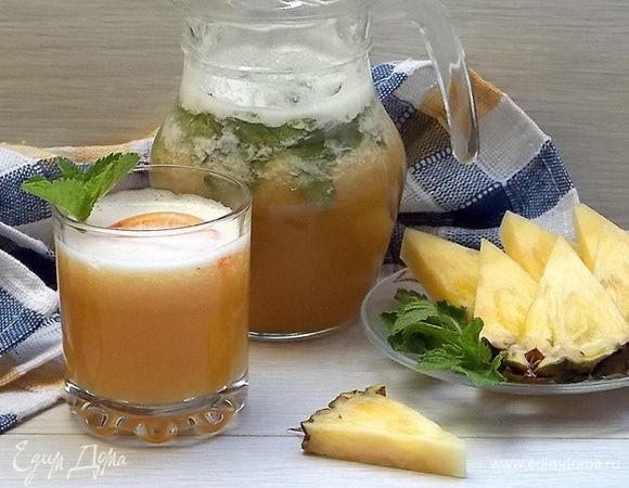 Можно сразу пить, но лучше дать настояться пару часов и подавать охлажденным с кусочками льда. Приятного аппетита!