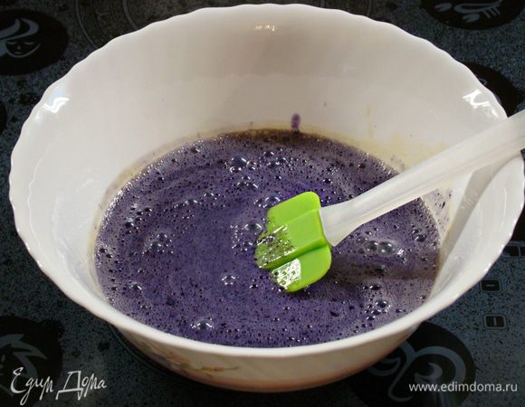 Все содержимое миски пробить блендером до однородности.