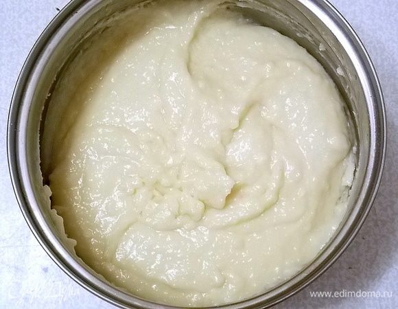 Соедините кокосовую и зефирную массы, перемешайте.