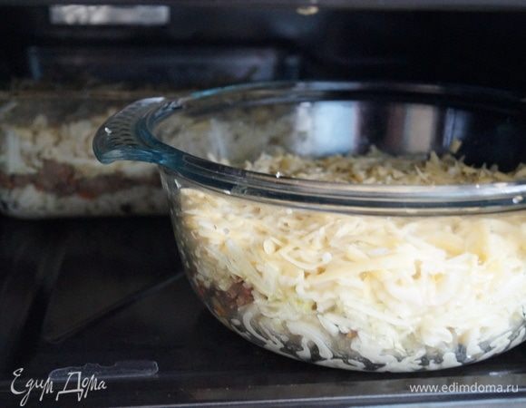 Я поставила формы в холодную духовку, включила газ на 270°C и после того, как прошло 25 минут, посмотрела (смотреть нужно чаще).