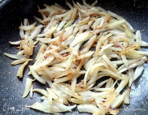 Обжарить до полумягкости.