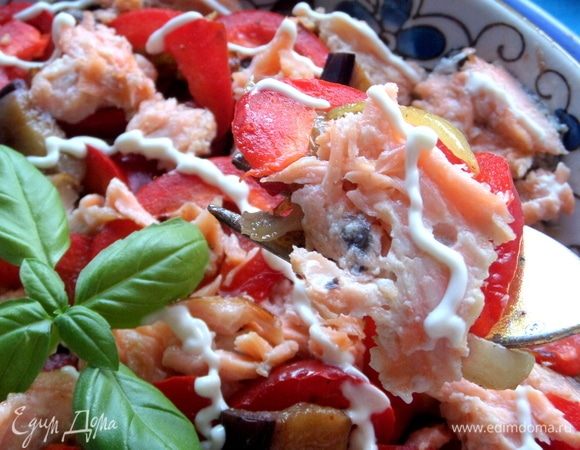 Будет вкуснее, когда настоится, но можно подать теплым.