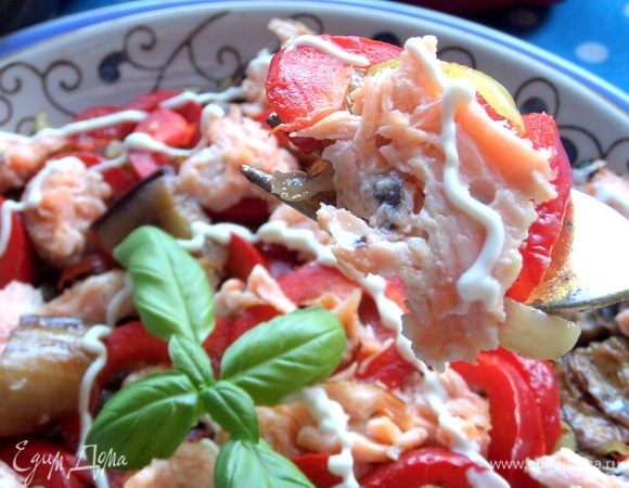 Из всех открытий лета этот салат мне особенно запомнился, но, повторяю, баклажаны были пикантные и остренькие.