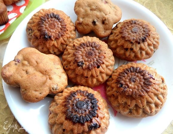 Переносим на тарелку 9 штучек, остужаем.