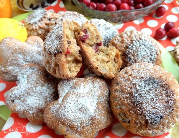 Можно присыпать сахарной пудрой. Хранить накрытыми.