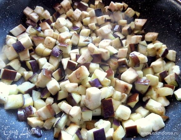 Обжарить с небольшим количеством масла.