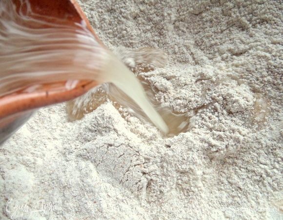 Влить жидкости.