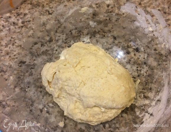 Замесить тесто.