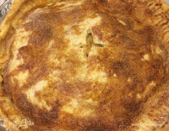 Выпекаем пирог при температуре 220°C 15 минут, а затем уменьшаем температуру до 180°C и выпекаем еще 40–45 минут, ориентируйтесь по своей духовке!