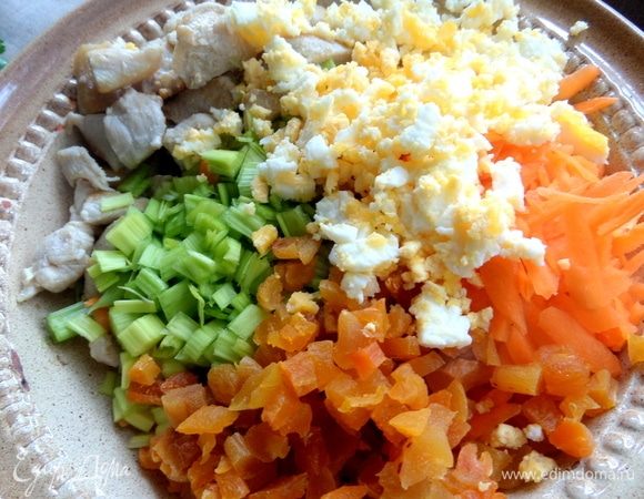 Размятое яйцо ввести в состав.