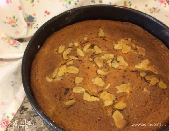 Выпекать пирог 40–50 минут. Ориентируйтесь по своей духовке.