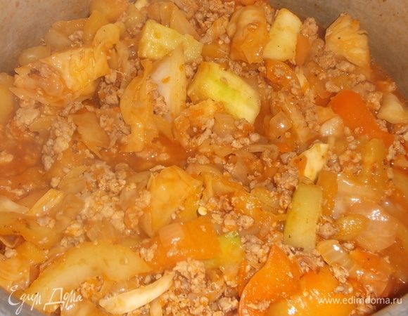 Перемешиваем. Под крышкой тушим 5 минут.
