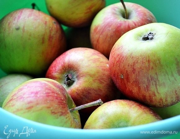 Нам понадобятся сладкие, спелые, сочные яблоки.