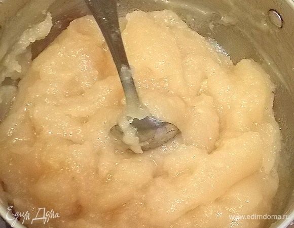 Всыпьте быстрорастворимый желатин и перемешайте до его растворения. Поставить чашу с массой на лед и полностью охладить.