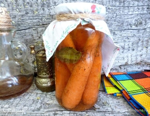 Маринованная морковь по-итальянски будет готова через месяц, тогда ее можно будет продегустировать. Вкусных вам заготовок!