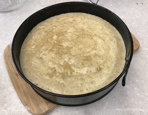 Разъемную форму для выпечки смазать сливочным маслом, выложить рисовую массу и выпекать в разогретой духовке 40 минут. Готовый пудинг посыпать сахарной пудрой и украсить карамельным сахаром. Должна сказать, что никогда не готовила подобные пудинги. Как оказалось, это очень вкусно! Очень! Всем рекомендую! Рецепт просто божественный) Приятного аппетита!