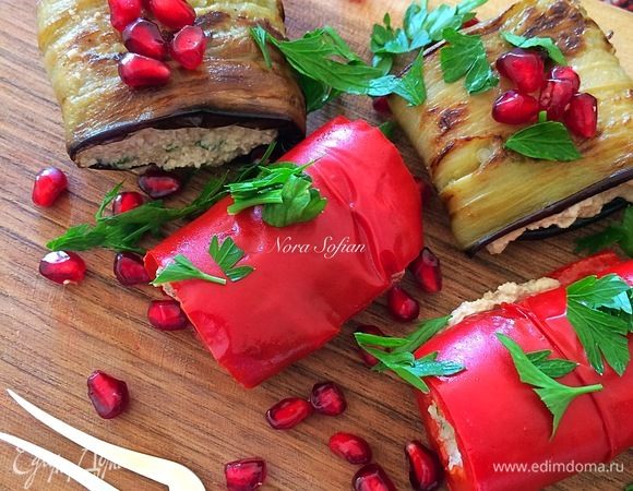 При подаче посыпаем зернами граната и зеленью.