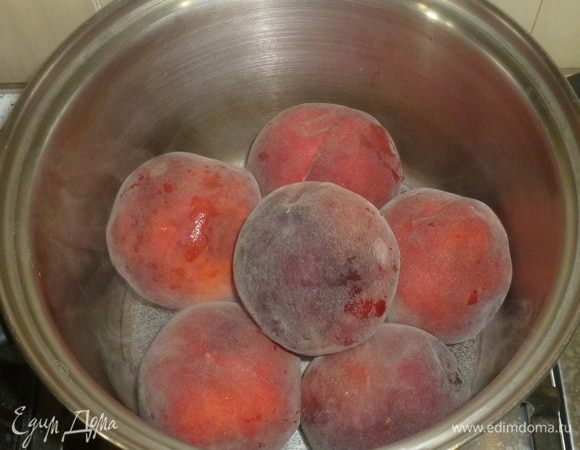 Для приготовления повидла отлично подойдет кастрюля с толстым дном.