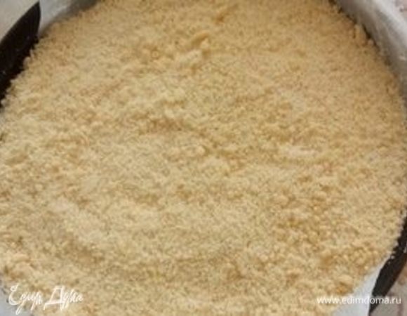 Оставшиеся масло, сахар, муку смешиваем, перетираем в крошку и посыпаем сверху творожного слоя, оставляем на 30 мин. в теплом месте. После убираем в прогретую до 180°C духовку. Выпекать 1 час до золотистого цвета при температуре 180°C, конвекция, верх и низ. Приятного аппетита.