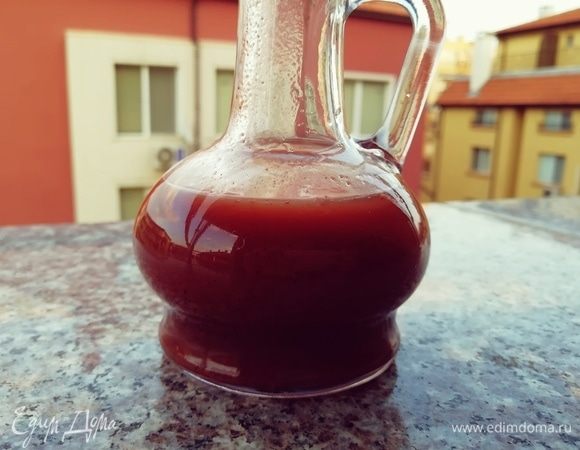 Остывший соус процеживаем.