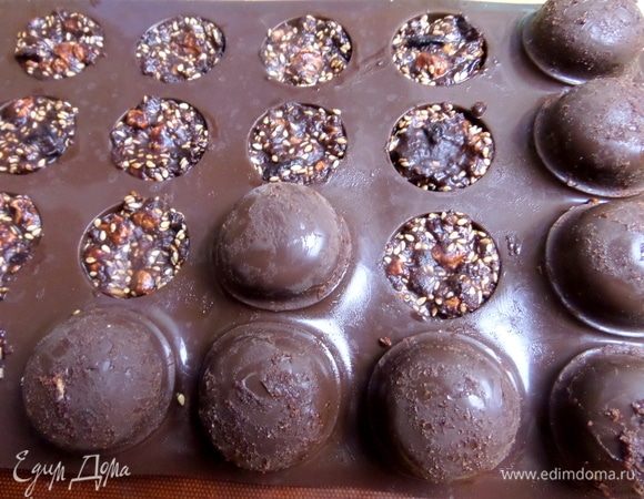 Как я уже говорила, достать конфеты можно доверить детям.