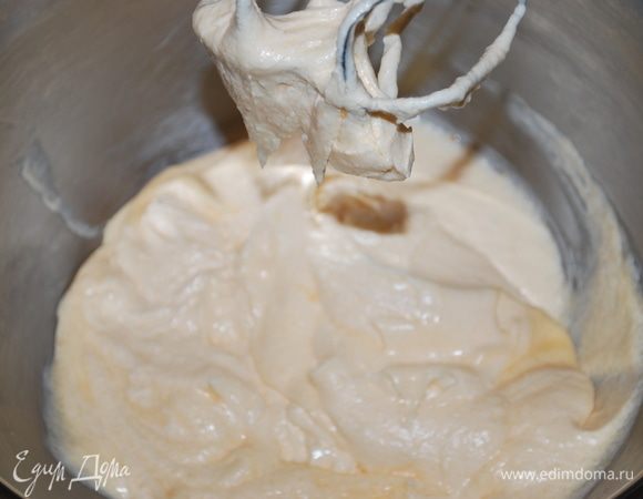 Все перемешиваем миксером.