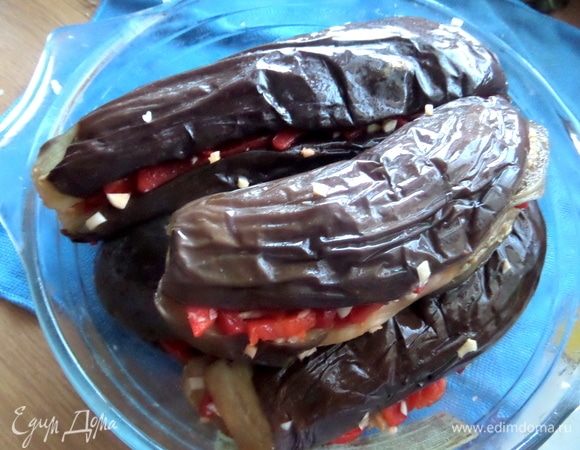 Берем вместительную посуду. Я взяла стеклянную емкость с крышкой для микроволновки.