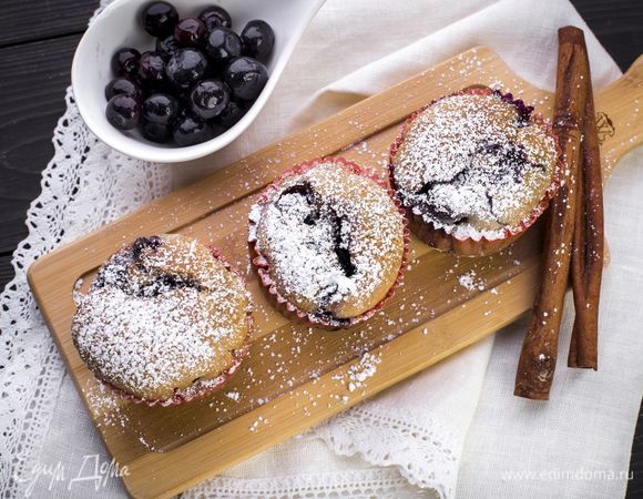 Готовые маффины украсьте и подавайте к столу. Приятного чаепития!