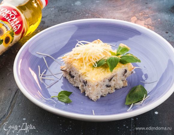 Готовьте запеканку в предварительно разогретой до 220°С духовке в течение 15–20 минут.