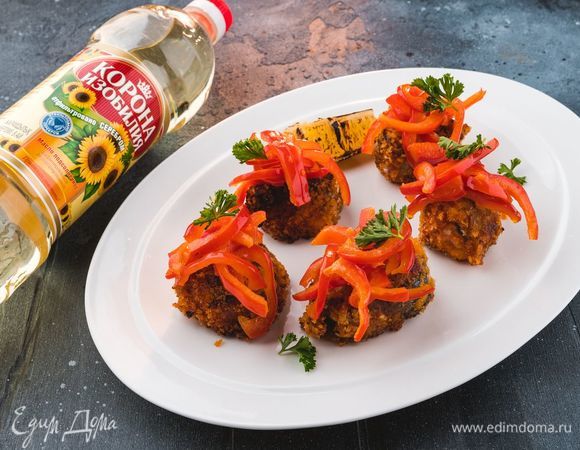 При подаче украсьте скумбрию перцем. Приятного аппетита!