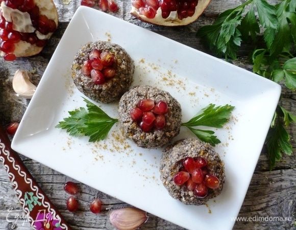 Украсить закуску по желанию.