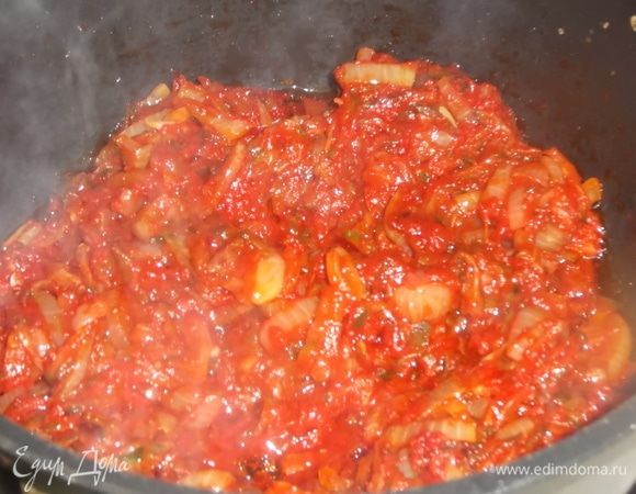 Жарить в течение 7 минут, постоянно помешивая.