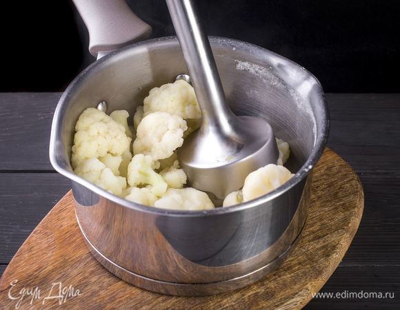 Измельчите капусту блендером.