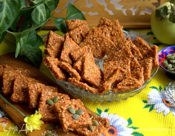 Можно приготовить соус из сметаны с зеленью и чесноком или из авокадо с лимоном и перцем.