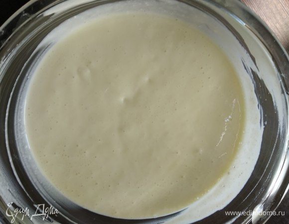 Смешиваем при помощи лопатки творожную и яичную массы.