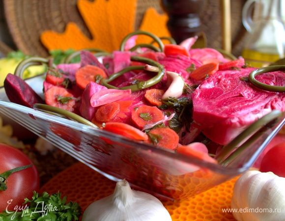 Капуста яркая — украсит любой стол.