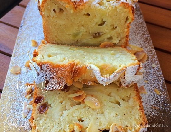 Выпекать кекс 50–60 минут (ориентируйтесь по своей духовке). Готовый кекс достать из формы и остудить на решетке.