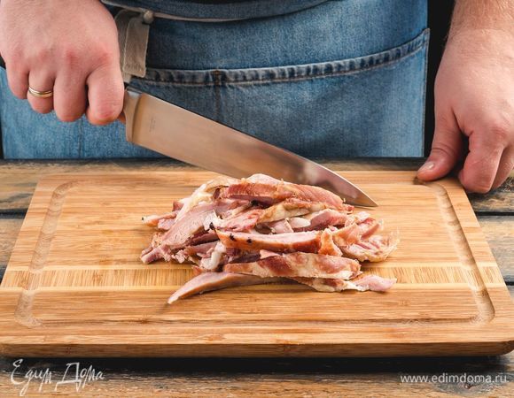 П<span>орубите на небольшие фрагменты ребра.</span>