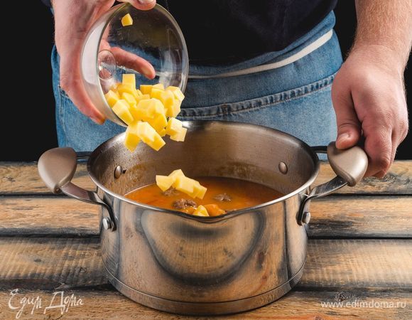 <span>Добавьте картофель.</span>