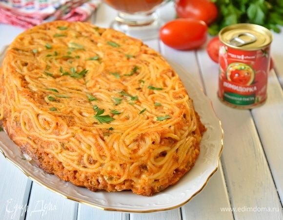 Готовая фриттата легко достается из формы. Перед тем как разрезать фриттату, ее лучше слегка остудить. Приятного аппетита!