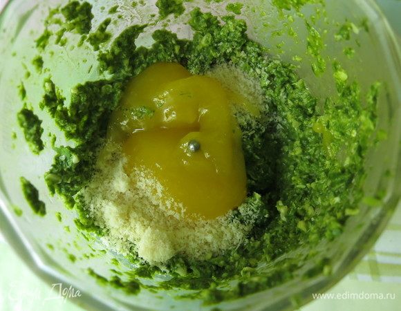 Добавляем натуральный мед.