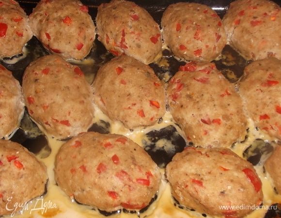 Запекать в духовке до готовности. Температурный режим не пишу, так как плиты у всех разные. Я запекала при нижнем подогреве около 40 минут.