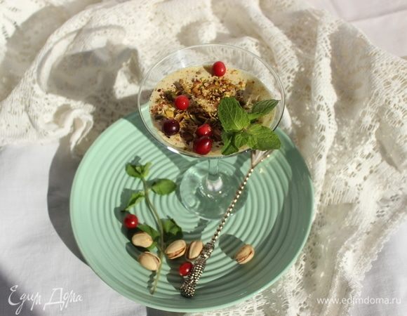 Достаем из морозилки, украшаем.