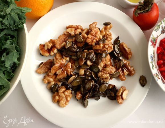 Орехи и семечки готовы. Дать им остыть.