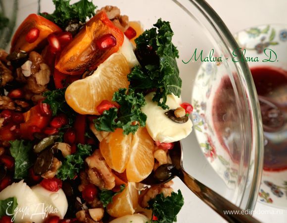 Добавить соус в салат перед употреблением.